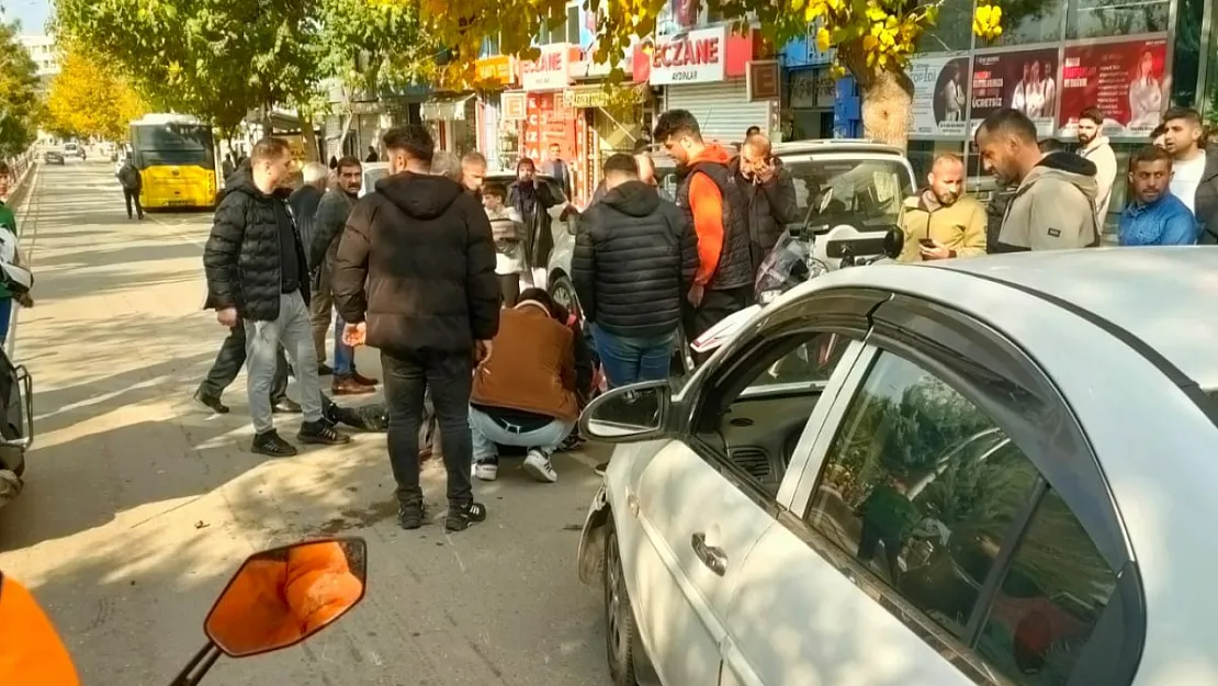 Siirt'te Otomobil ile Motosiklet Çarpıştı: 1 Yaralı