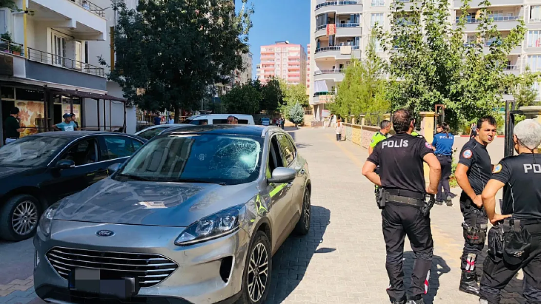 Siirt'te Otomobilin Çarptığı  Kişi Yaralandı, Kaza Sonrası Kavga Çıktı