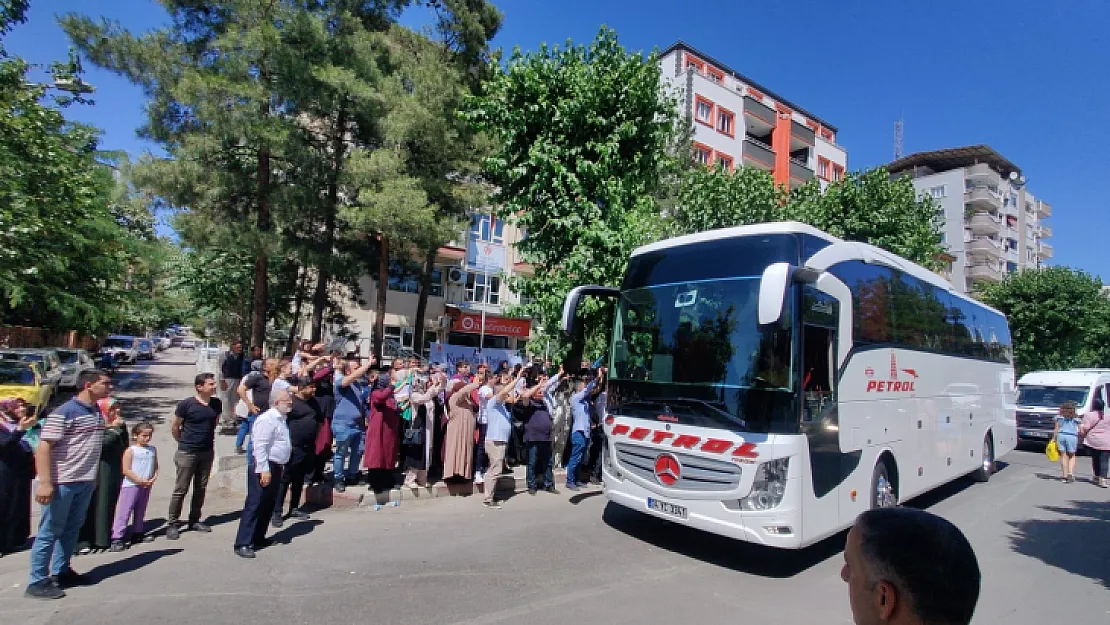 Siirt'te Pandemiden Sonra İlk Hacı Kafilesi Uğurlandı