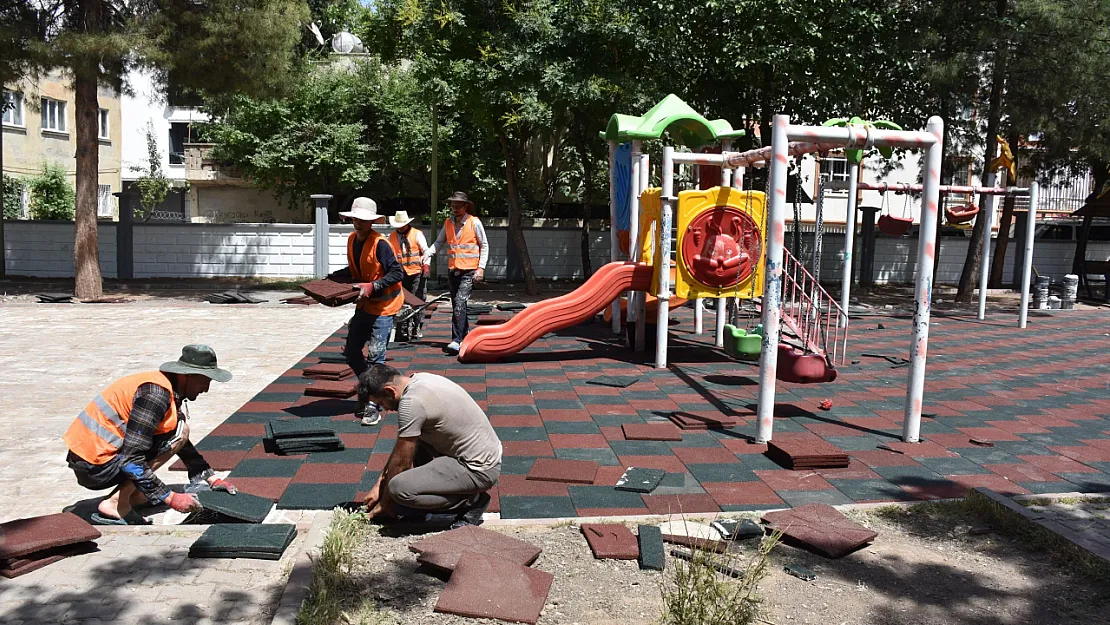 Siirt'te Parklar Yenileniyor: Siirt Belediyesi Kapsamlı Bakım ve Onarım Çalışmalarına Başladı