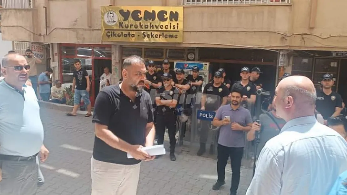 Siirt'te polis izin vermeyince açıklamayı koridorda yaptılar