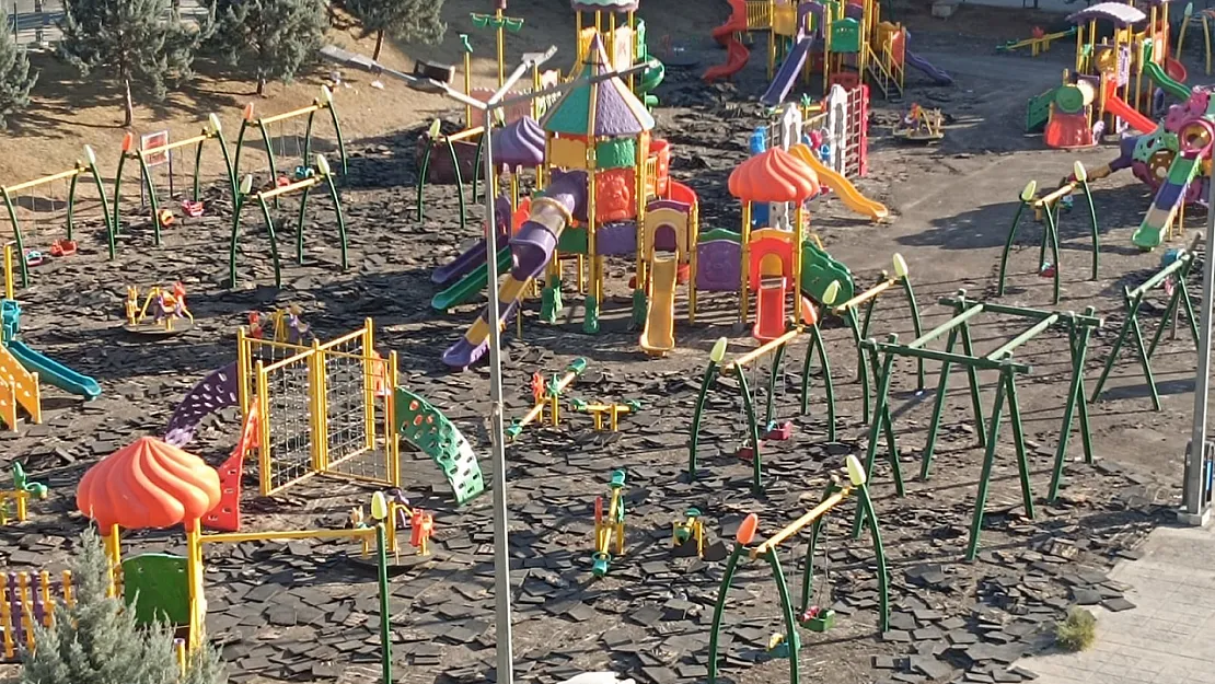 Siirt'te Şahin Bey Çocuk Dünyası Parkı Baştan Sona Yenileniyor