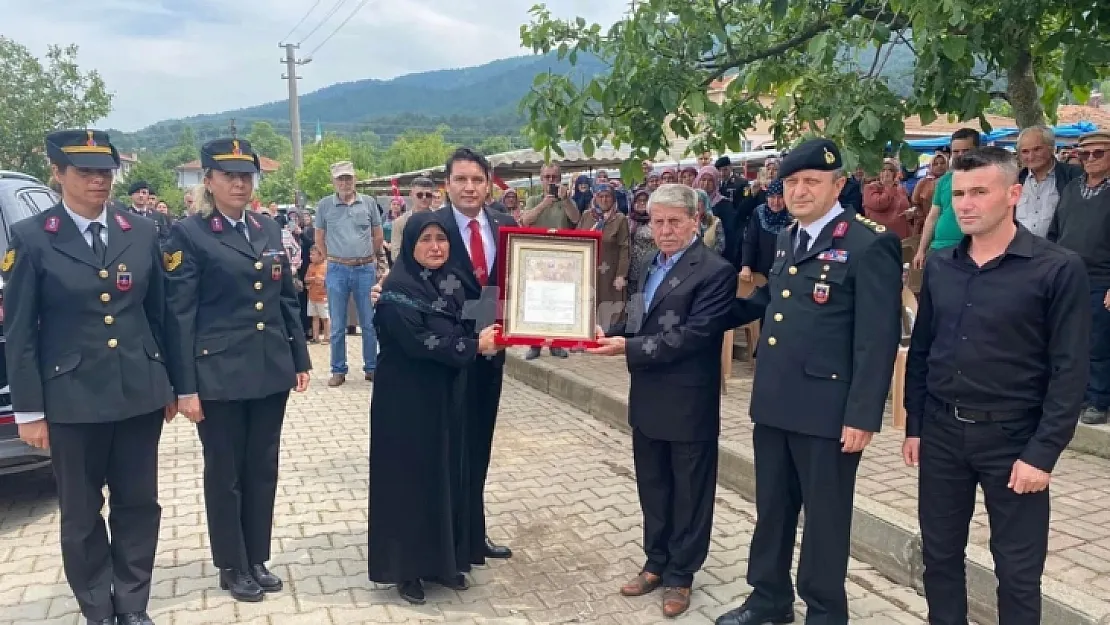 Siirt'te şehit olan Jandarma Uzman Çavuş Aydın Ceylan'ın ailesine Şehadet belgesi verildi