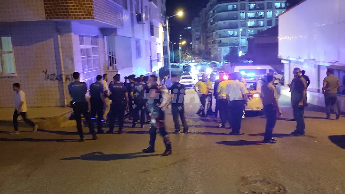 Siirt'te Sıcak Saatler! Polisten Kaçan Motosikletli 2 Kişi Kaza Yapınca Yakayı Ele Verdi