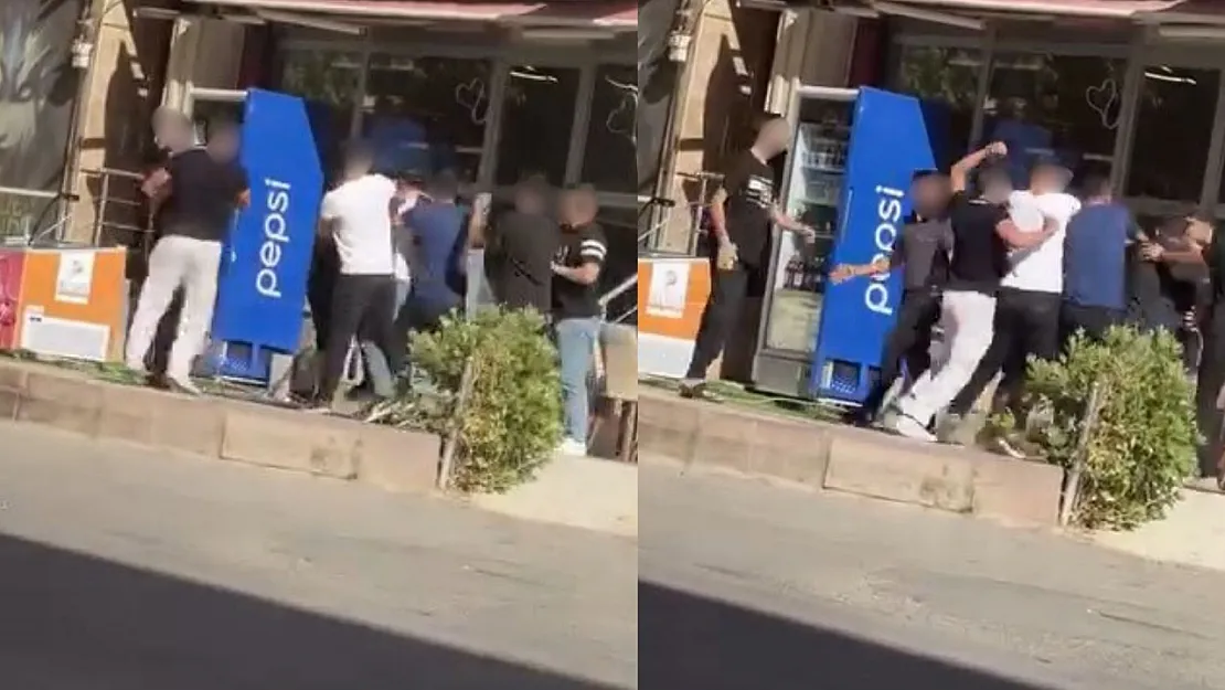 Siirt'te Sokak Ortasında Tekme Tokat Kavga Kamerada