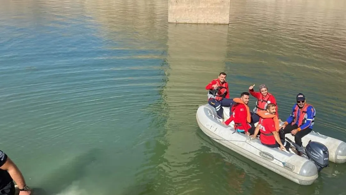 Siirt'te Su Üstü Arama Ve Kurtarma Eğitimi Verildi