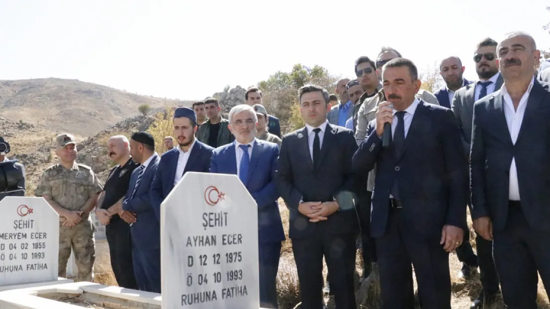 Siirt'te Teröristlerin Katlettiği  37 Sivil Şehit Vatandaş Dualarla Anıldı