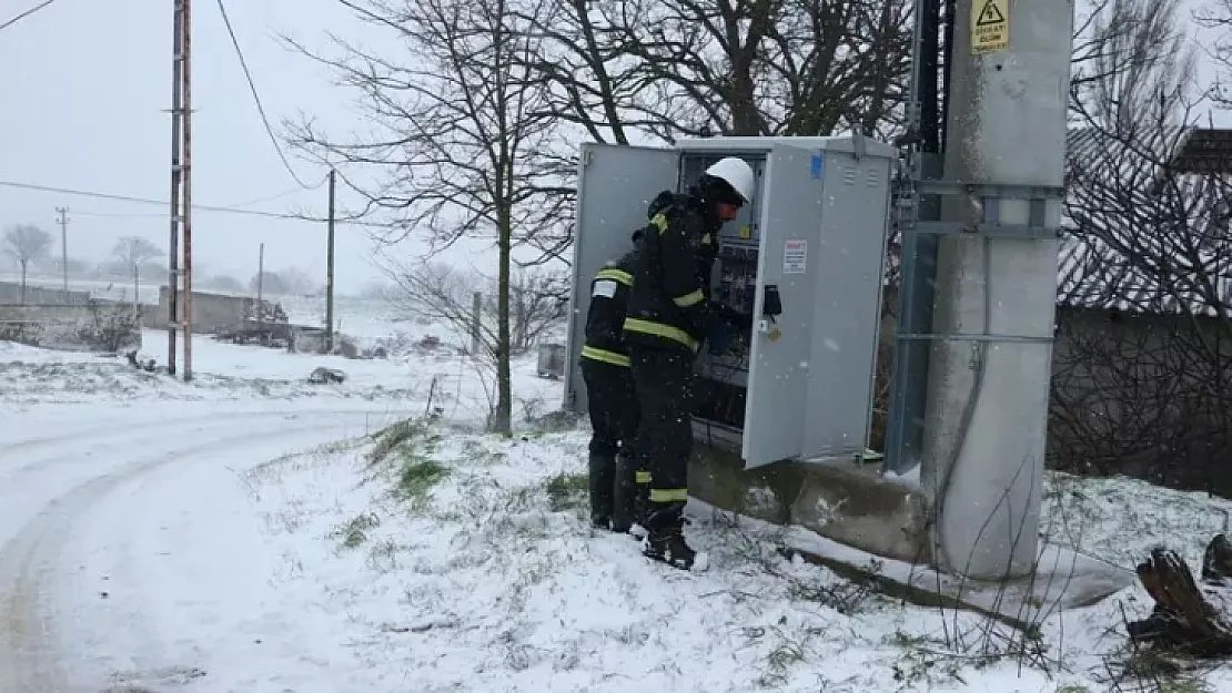 Siirt'te Tipi Sebebiyle 12 Köyün Elektriği Kesildi