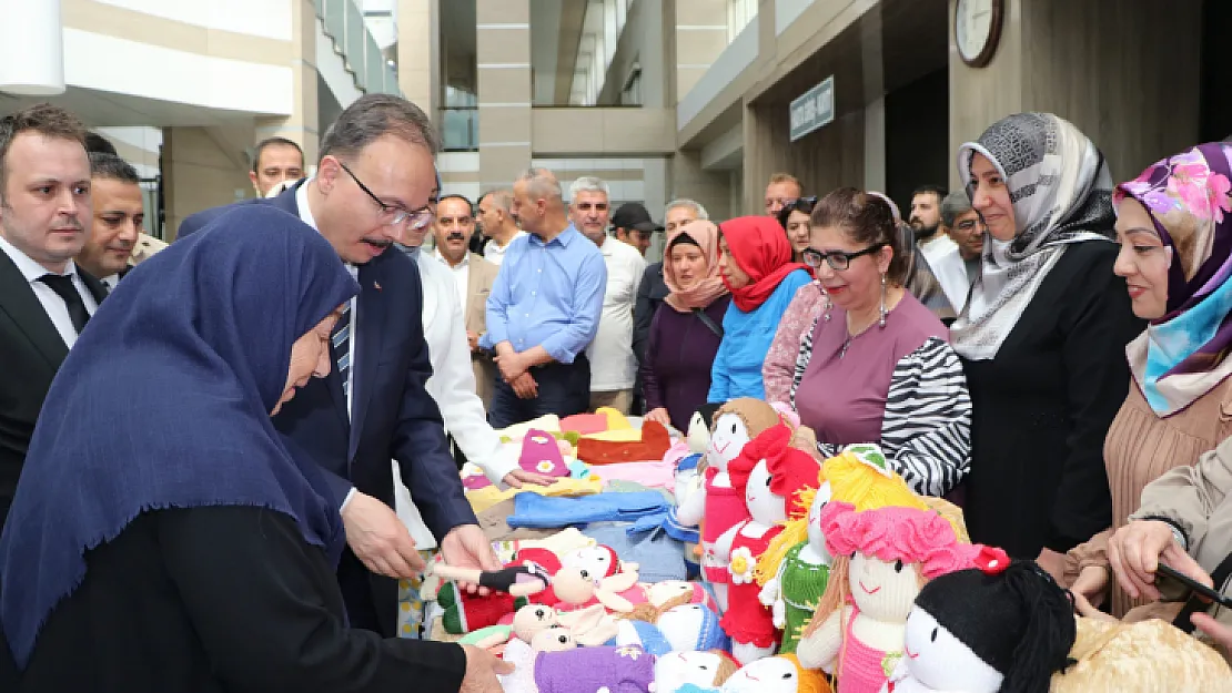 Siirt'te 'Toplum ve Ruh Sağlığı Merkezi'nde Tedavi Gören Hastaların el Emeği Görücüye Çıktı!