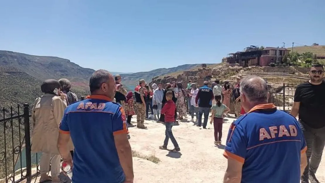 Siirt'te Uçurumda Fotoğraf Çeken Vatandaşlar Uyarıldı!