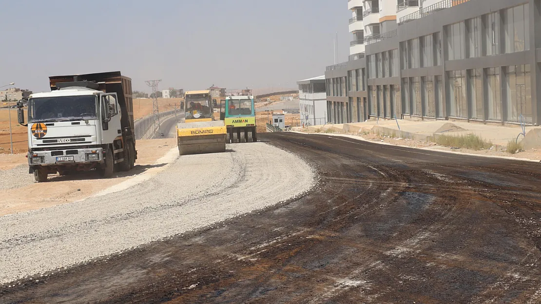 Siirt'te Ulaşıma Çifte Dokunuş: Yeni İmar Yolu ve Asfalt Çalışmaları Hız Kesmiyor
