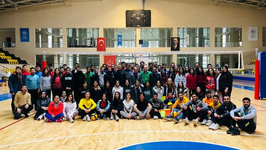 Siirt'te Voleybol Aday Hakem Kursu Düzenlendi