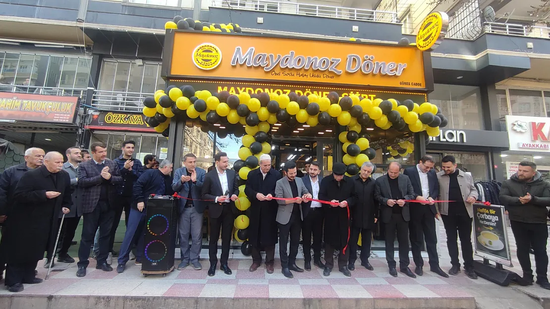 Siirt'te Yeni Bir İş Yeri Hizmete Girdi: Siirt'te Maydonoz Döner'in Açılışı Gerçekleştirildi