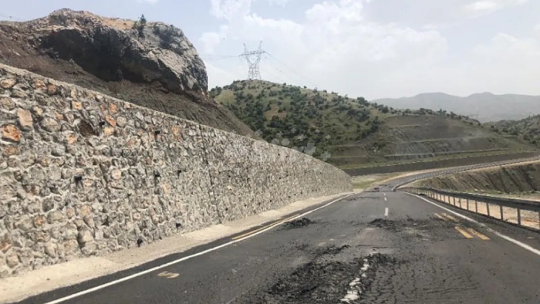 Siirt'te yeni yapılan yolda çukurlar oluştu!