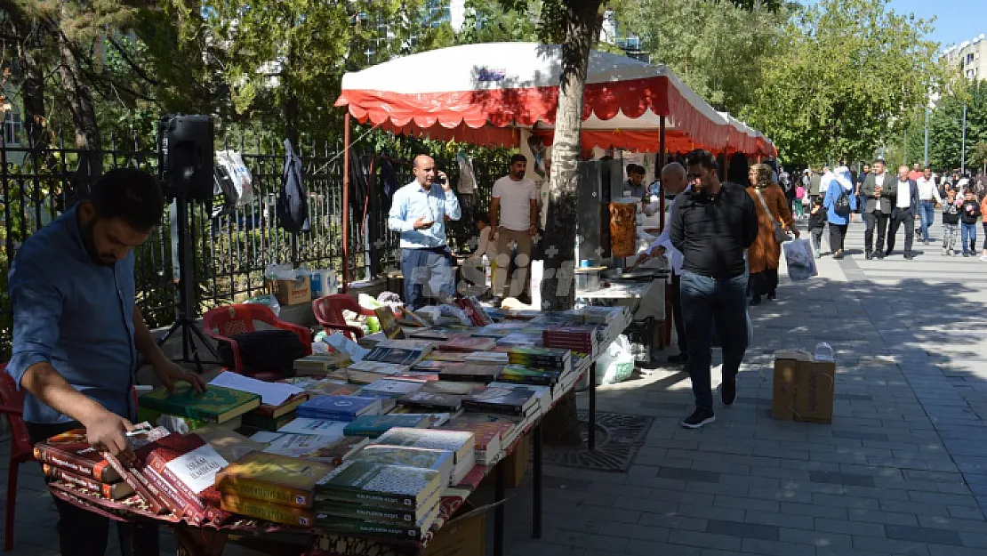 Siirt'te Yetim, Muhtaç ve Filistinliler İçin Kermes Açıldı