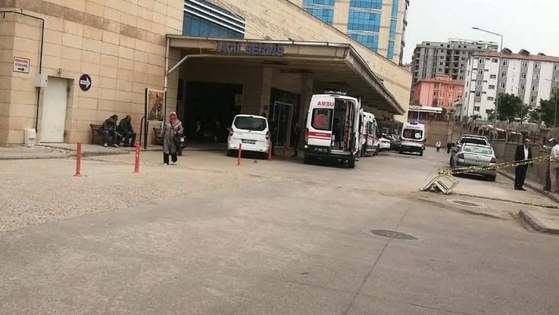 Siirt'te Yıkım Alanında Bir Esnaf Enkaz Altında Kaldı!