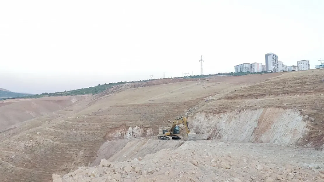 Siirt'te Yıllardır Beklenen Yolda İlk Kazma Vuruldu!