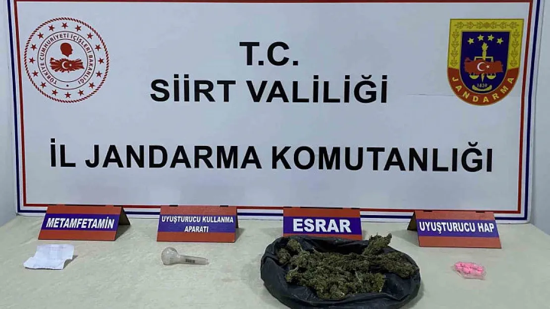 Siirt'te yol kontrollerinde farklı araçlarda uyuşturucu madde ele geçirildi