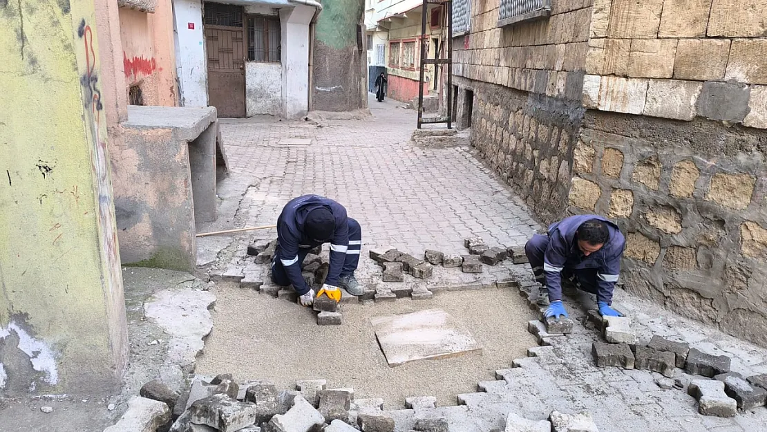 Siirt'te Yollar Yenileniyor! Siirt Belediyesi'nden Konforlu ve Güvenli Ulaşım İçin Hummalı Çalışma