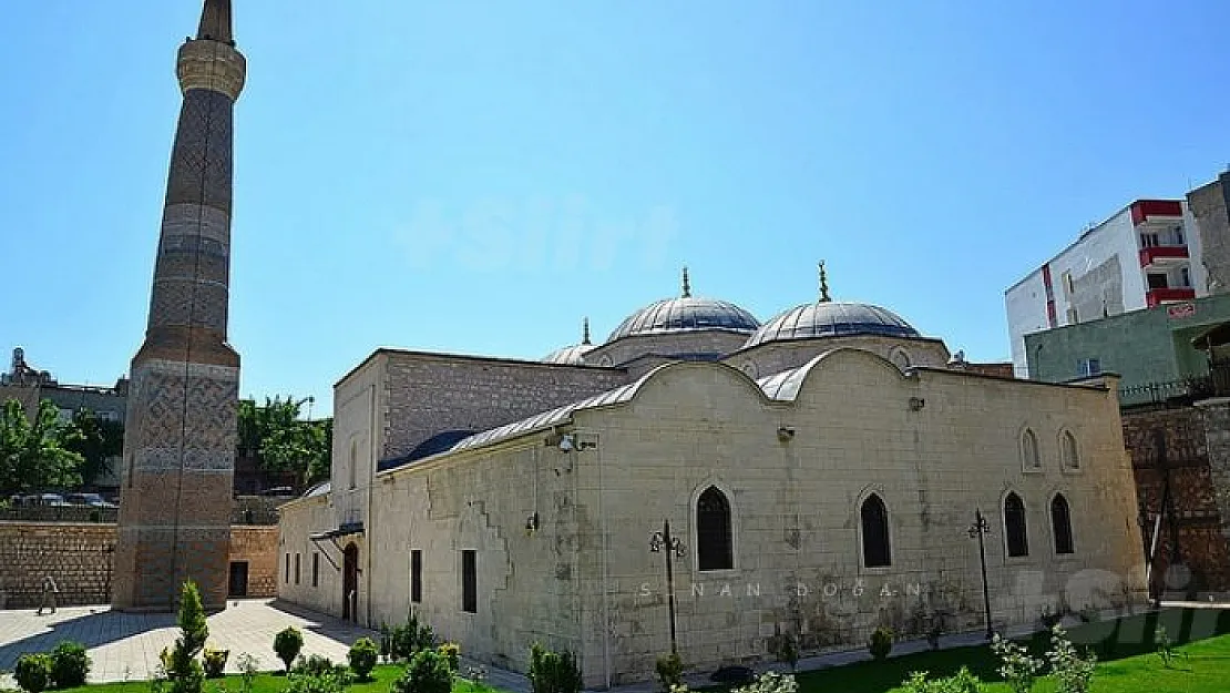 Siirt'te Cuma Namazında  Kapanan Cami ve Mescitler Yeniden Açıldı