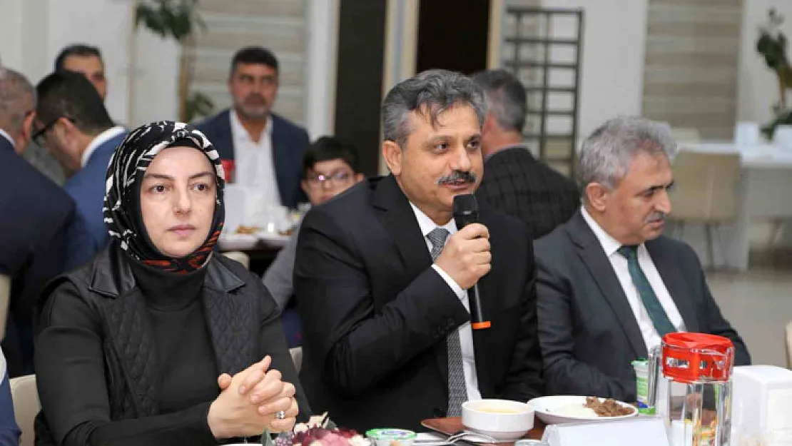 Siirt Üniversitesi akademisyenleri iftarda bir araya geldi