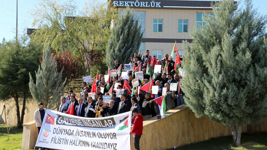 Siirt Üniversitesi Filistin'e Destek İçin 'İsrail İşgal ve Soykırımına Karşı Tek Yürek' Basın Açıklaması Düzenledi