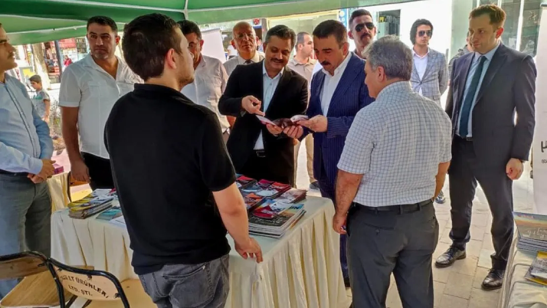 Siirt Üniversitesi Güres Caddesinde Tercih ve Tanıtım Standı Açtı