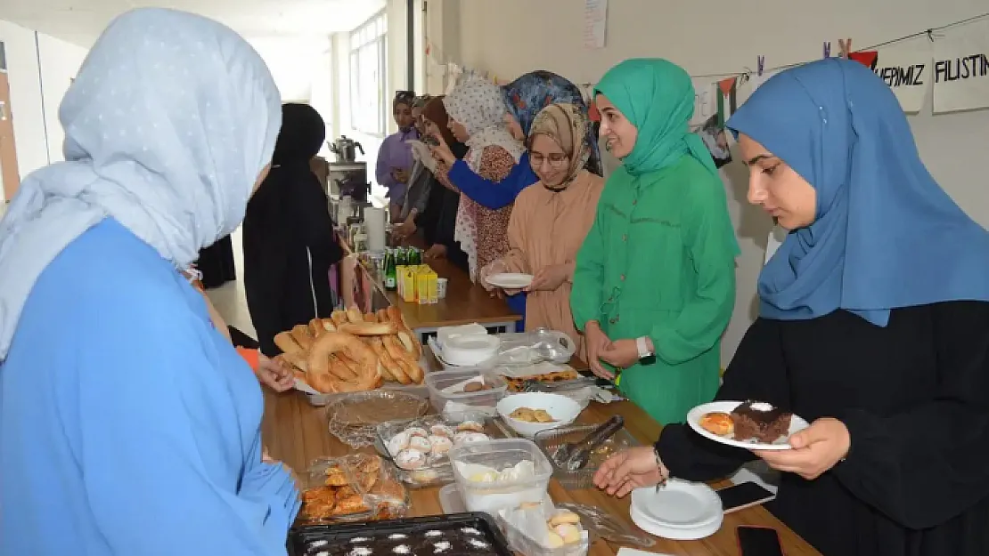 Siirt Üniversitesi öğrencileri, Gazze için boykot kermesi düzenledi