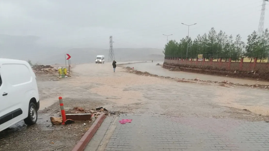 Siirt Üniversitesi Yolu Çileye Dönüştü! Karayolları Bölge Müdürlüğü Yine Yaptı Yapacağını