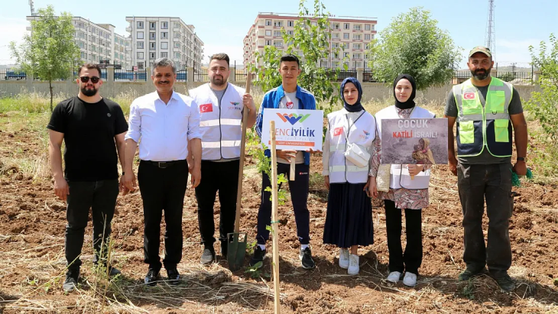 Siirt Üniversitesinde Gazze'ye 1 Fidan ile 1000 Nefes Olabilmek İçin Fidan Dikimi Yapıldı