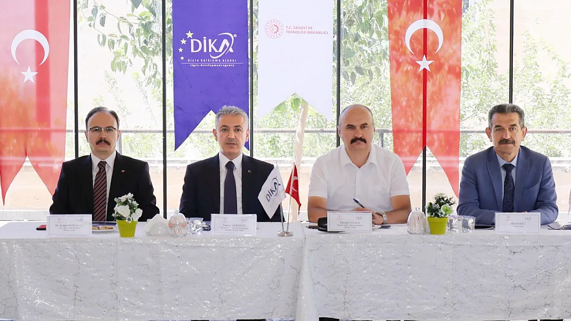 Siirt Valisi, Hasankeyf'te DİKA Yönetim Kurulu Toplantısına Katıldı