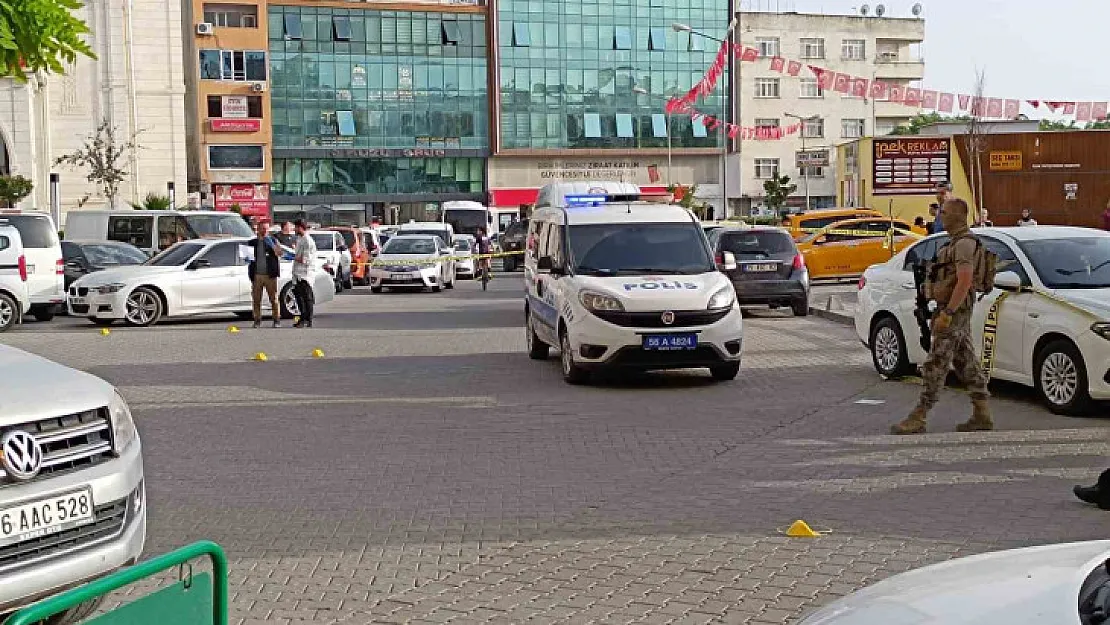 Siirt Valisi silahlı kavganın ortasında kaldı