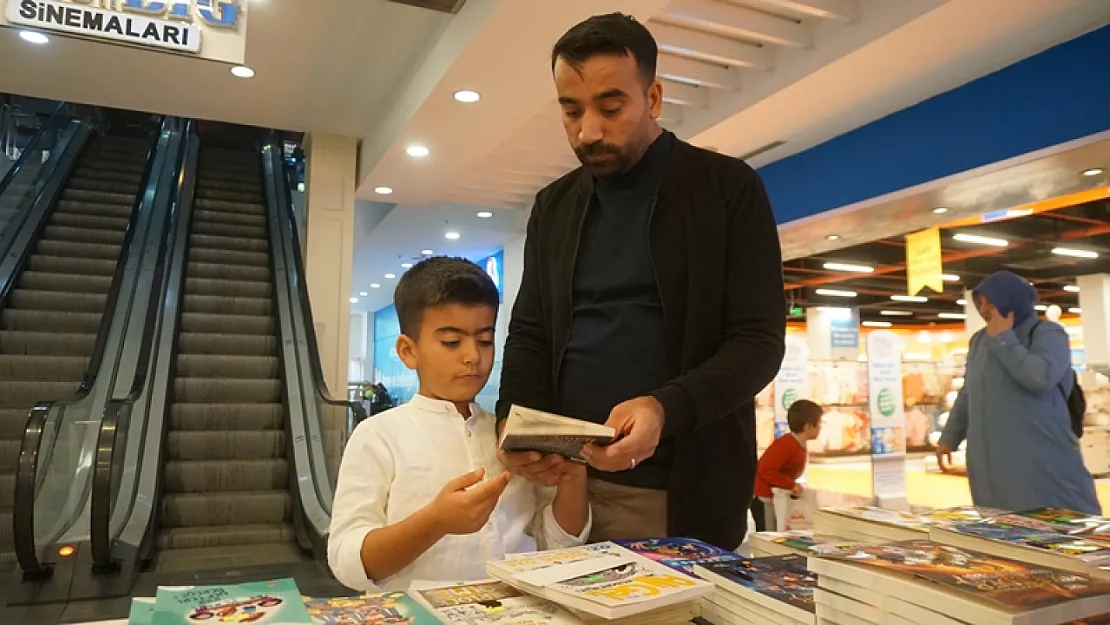 Siirtli Baba, 8 Yaşındaki Oğlundan Etkilenerek Yazar Oldu!