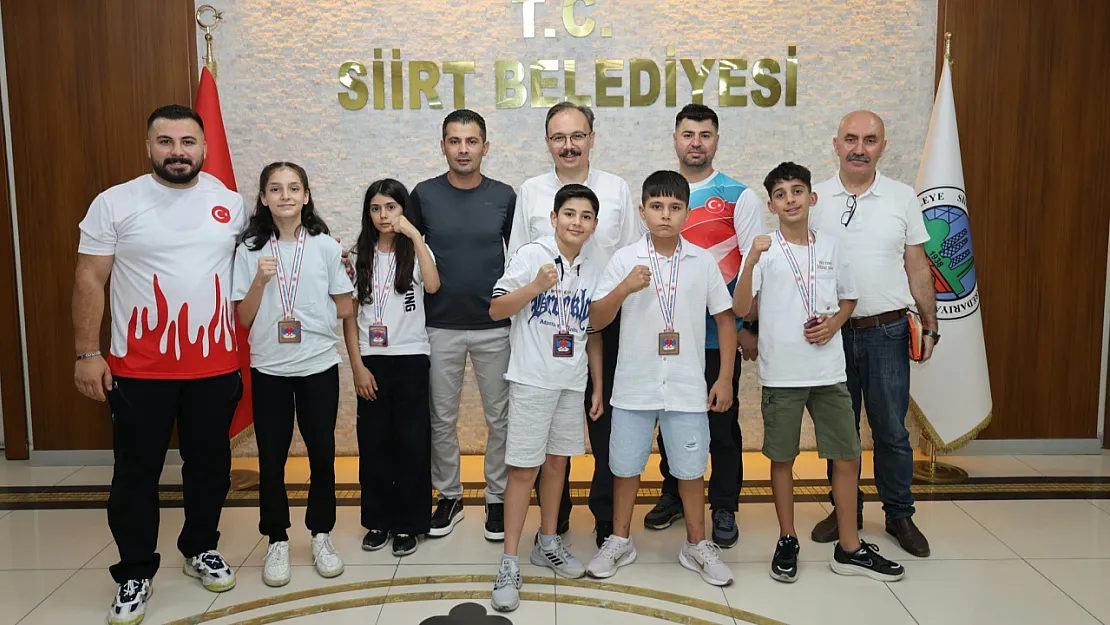 Siirtli Boksörler Türkiye Şampiyonası'nda Zirvede: 5 Madalya ile Döndüler