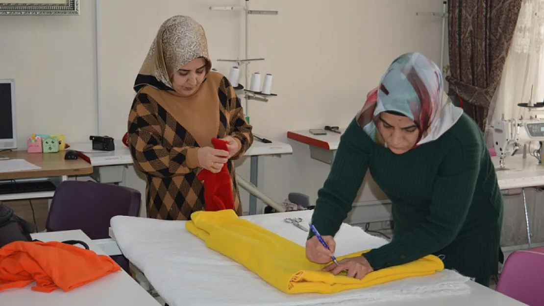 Siirtli Kadınlar Depremzede Çocuklar İçin Oyuncak Üretimine Başladı!