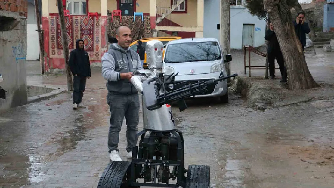 Siirtli kaşif yapay zekalı robot asker yaptı