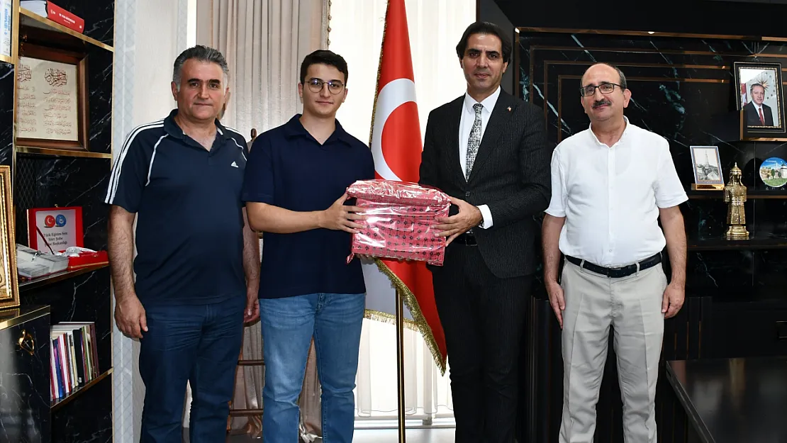 Siirtli Öğrencilerden Türkiye Birinciliği Gururu!