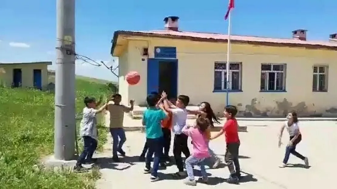 Siirtli Yetkililer Bu Çocukların Spor Aşkını Görün! Tek İstekleri Pota