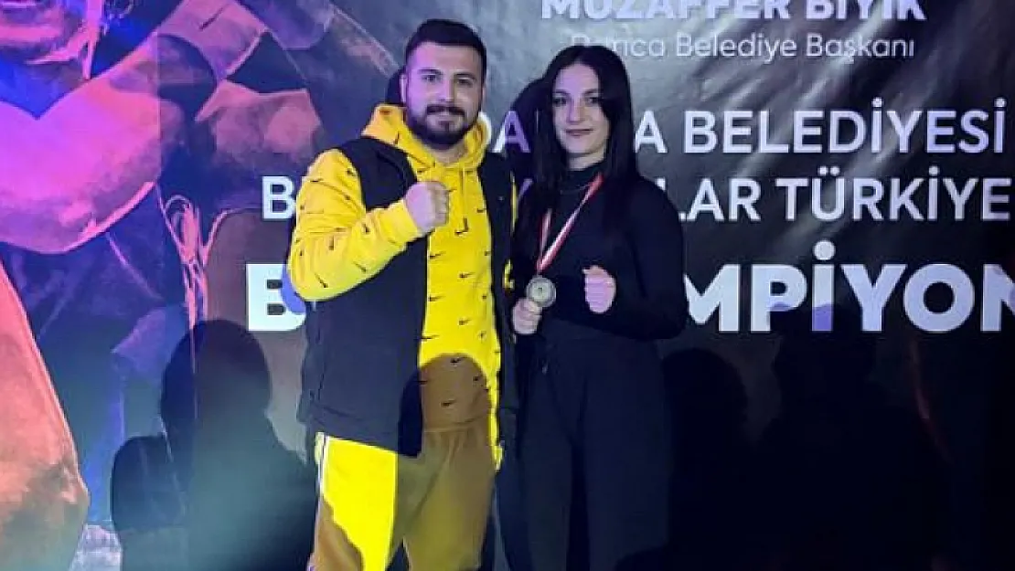 Siirtli Zilan Kızmaz, Türkiye Boks Şampiyonasında Türkiye Üçüncüsü Oldu