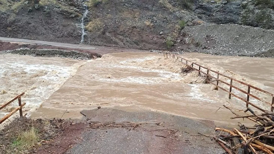 Sincik'te dere taştı, köprü suda kayboldu