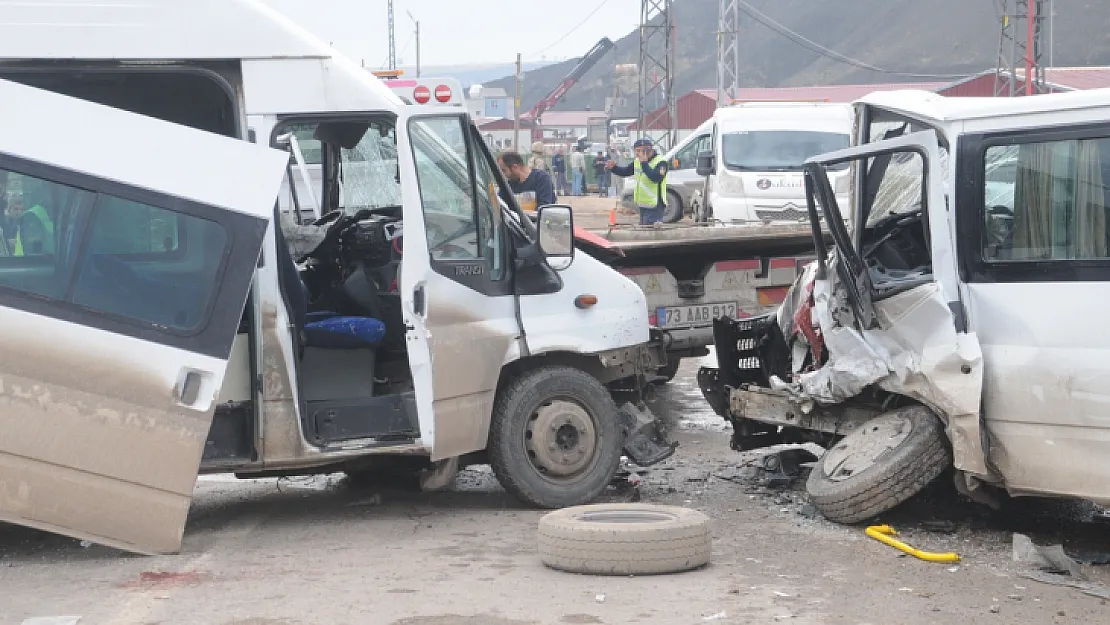 Şırnak'ta trafik kazası: 18 yaralı