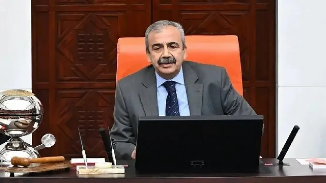 Sırrı Süreyya Önder hayatını kaybetti