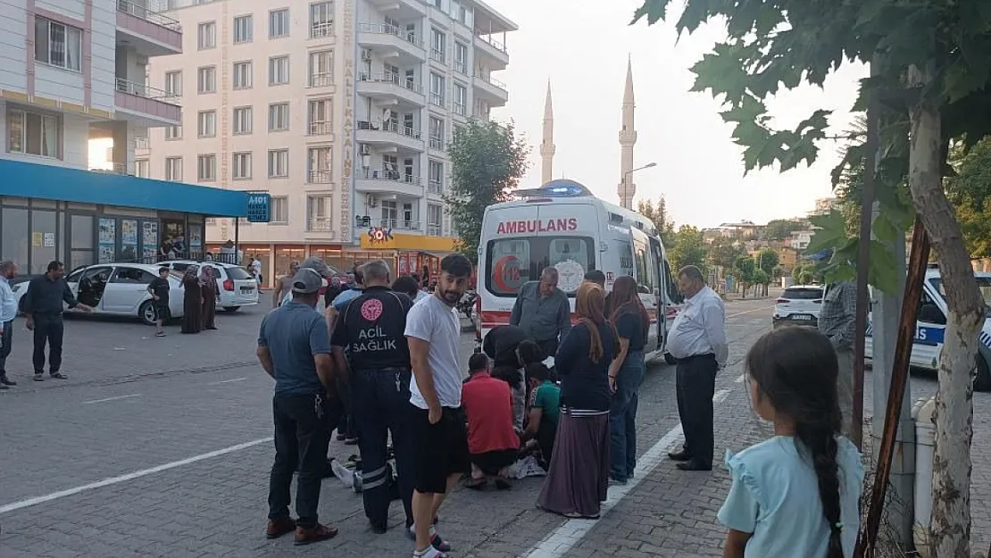 Şirvan'da Motosiklet Kazası: 17 Yaşındaki Genç Yaralandı