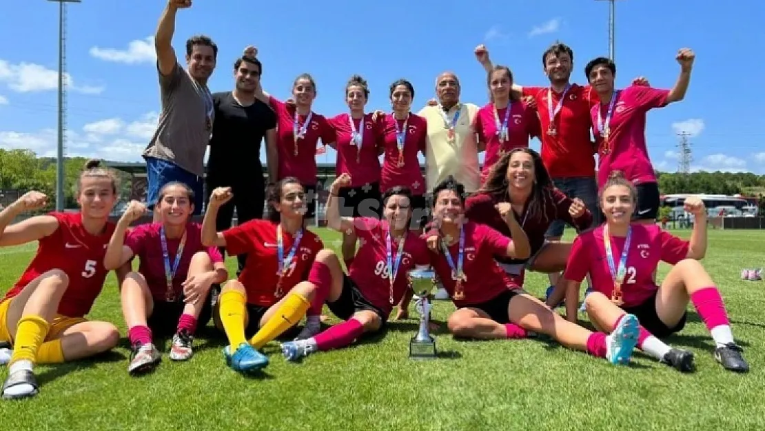 SİÜ Kadınlar Futbol Takımı Şampiyon Oldu! Türkiye'yi Avrupa'da Temsil Edecek