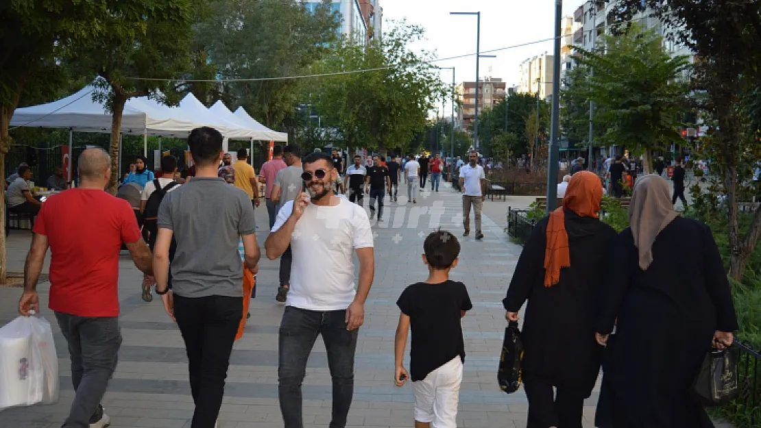 ''Sokak köpeklerini toplayın'' talimatına halktan destek