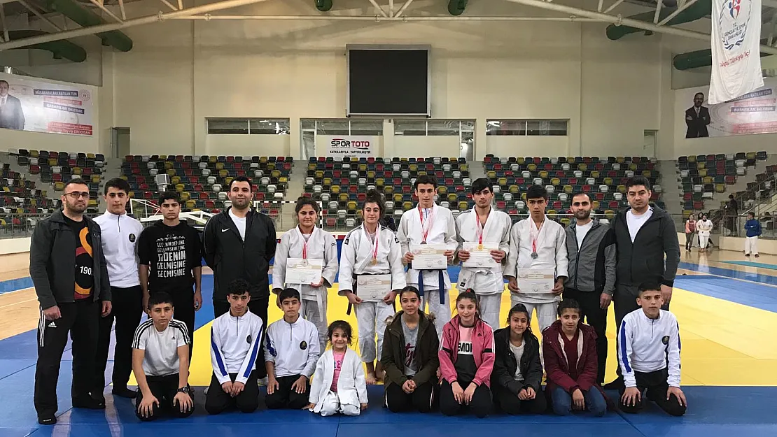 SİİRTLİ SPORCULARIN BAŞARILARI ARTARAK DEVAM EDİYOR