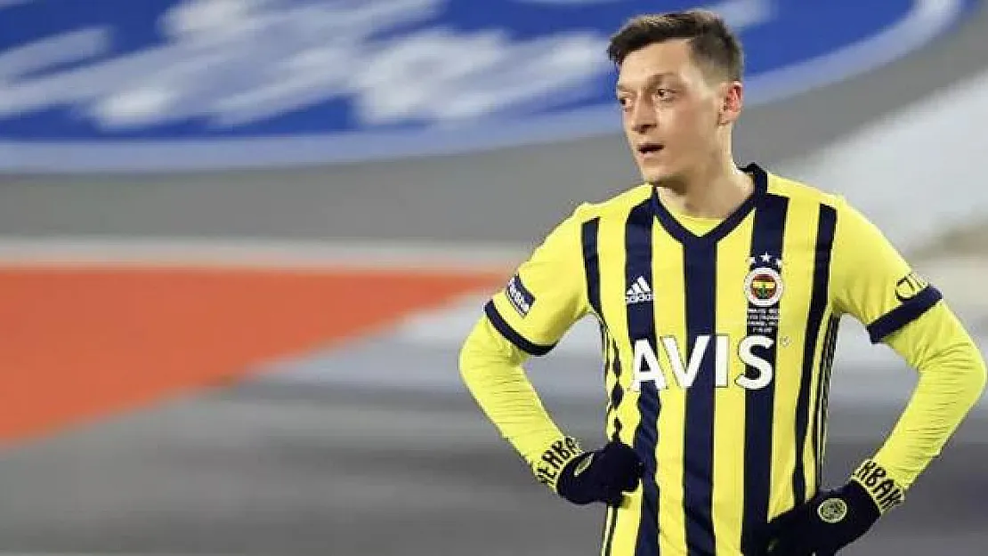 Fenerbahçe'de Mesut Özil depremi! Konya maçı kafilesine alınmadı