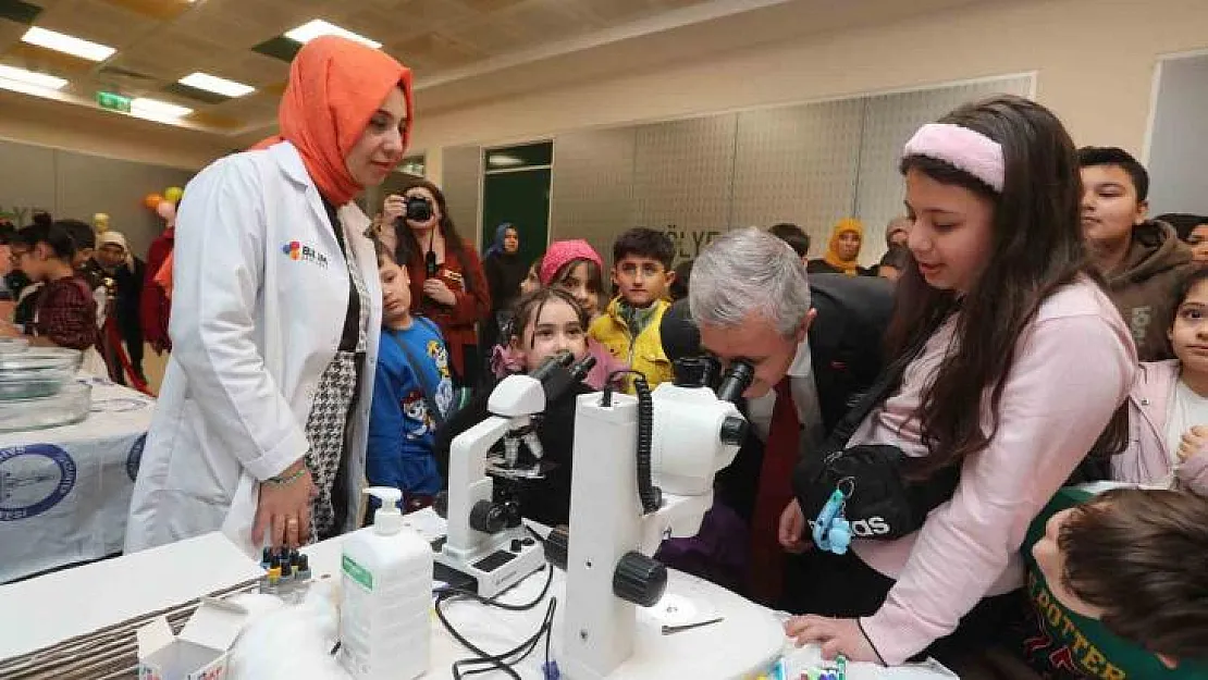 Tahmazoğlu Bilim Şenliğinde öğrencilerle bir araya geldi