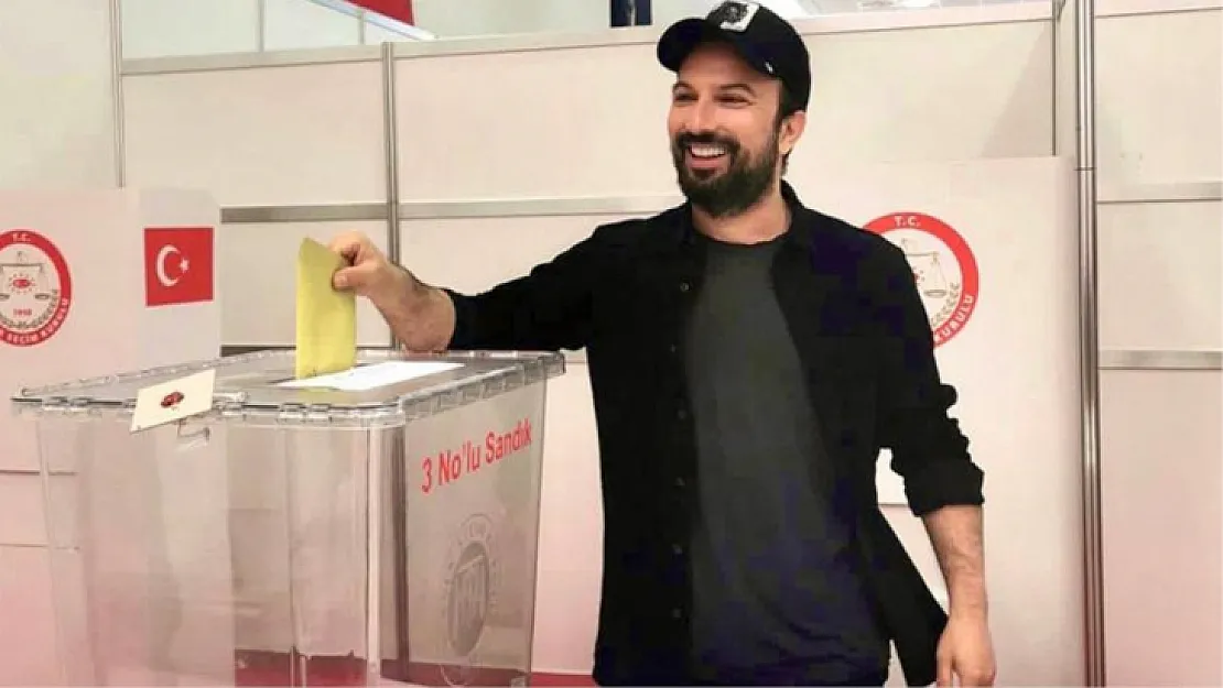 Tarkan'dan dikkat çeken 'demokrasi' paylaşımı