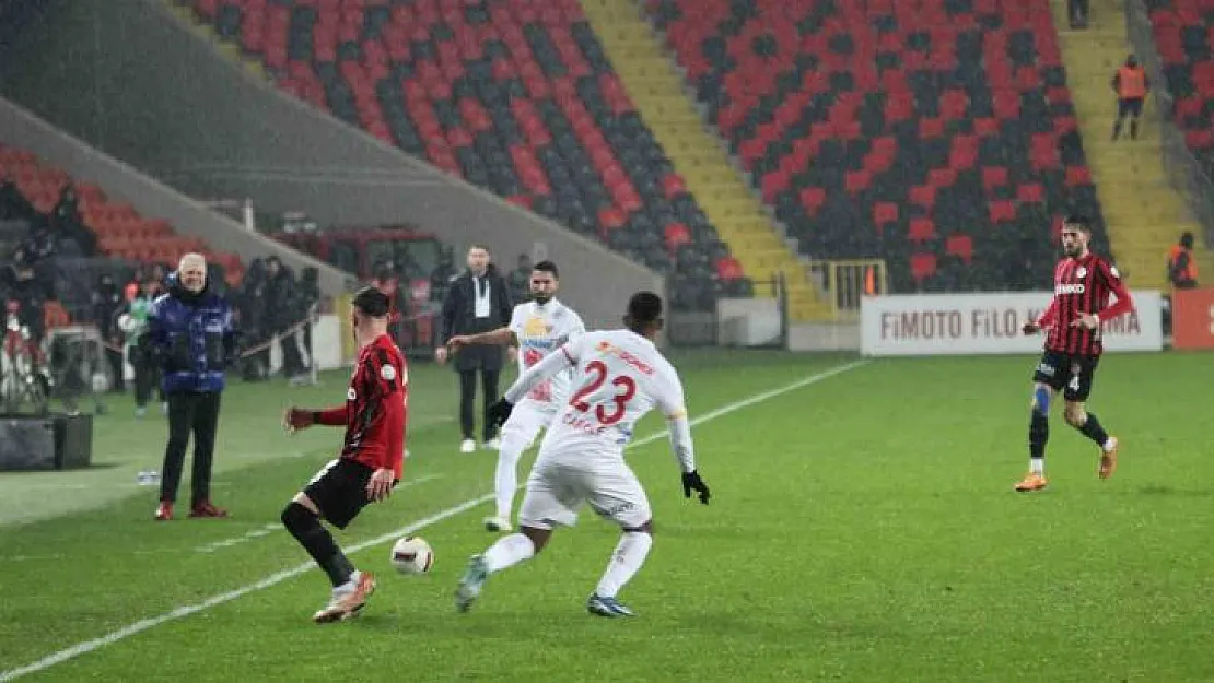 Trendyol Süper Lig: Gaziantep FK: 0 - Kayserispor: 1 (İlk yarı)